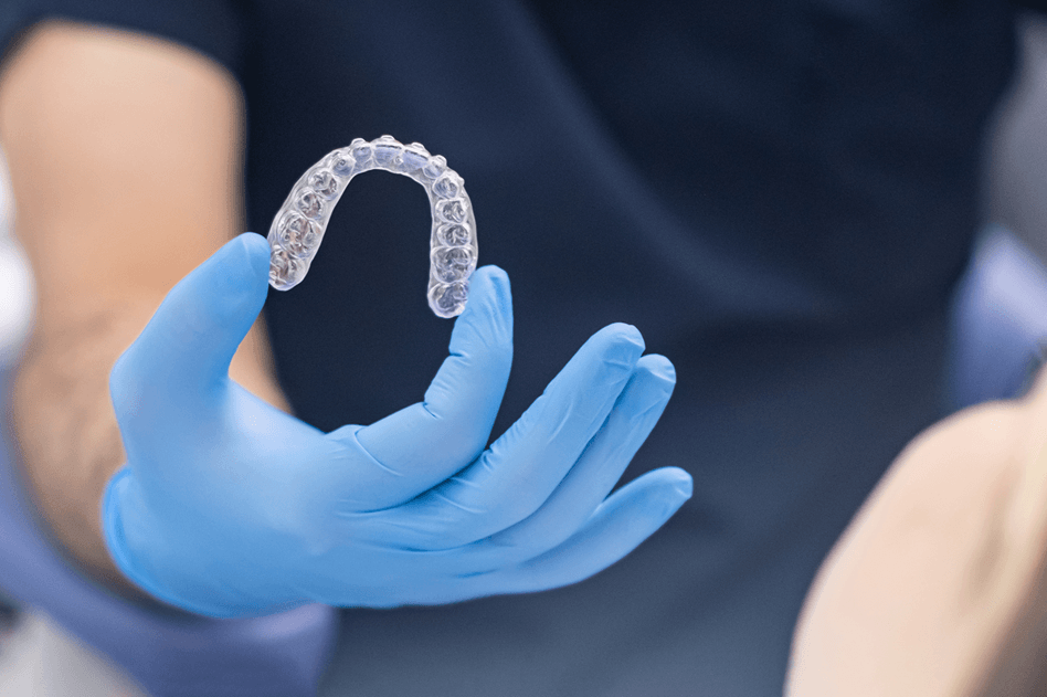 online-aligners-vs-clinic-based-invisalign-in-gurgaon
